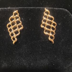 Elegant Vintage Gold Tone Wave Earrings